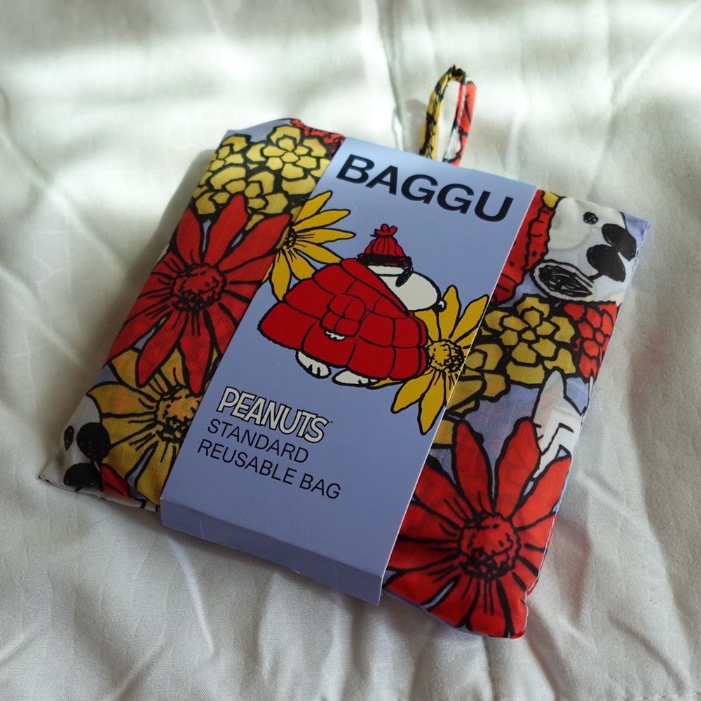 NWT BAGGU Peanuts Standard Reusable Bag in Floral Snoopy